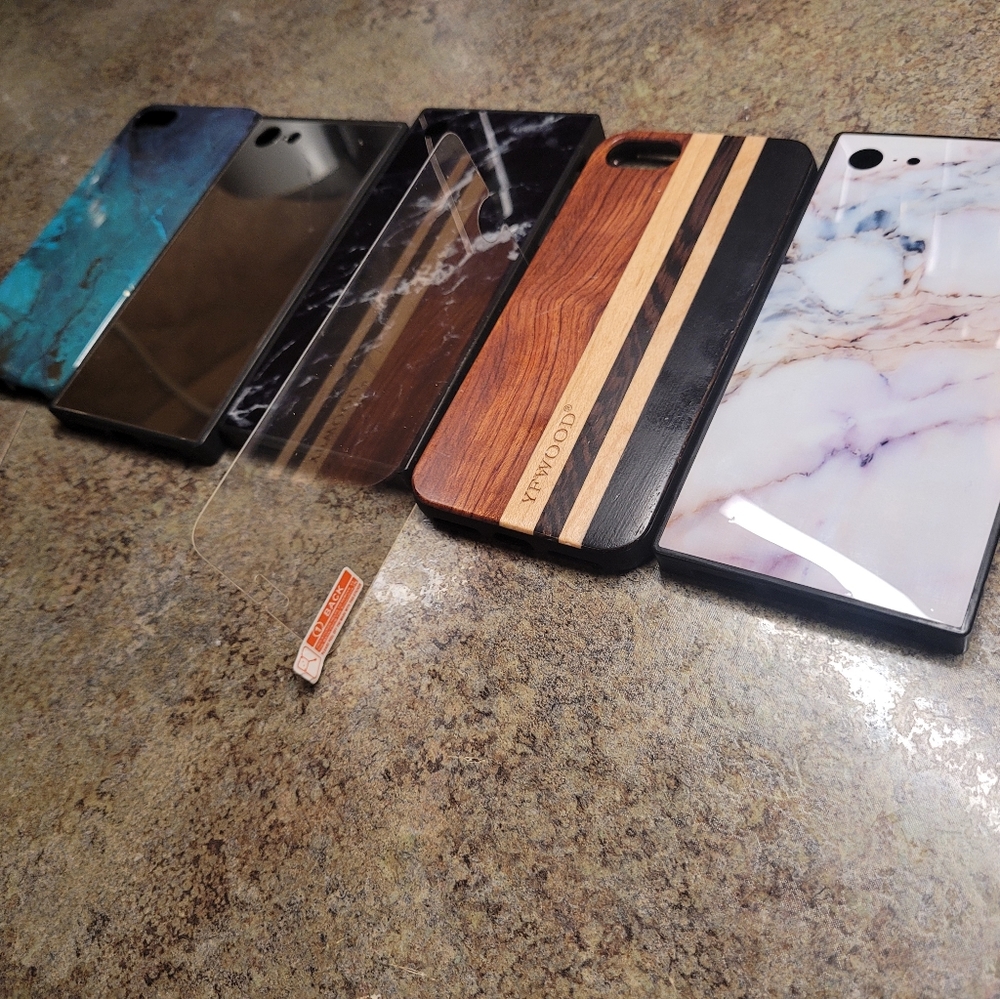 IPHONE 8 phones cases x5...Different